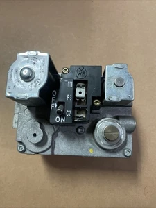 Lennox Armstrong White Rodgers 36E24-202 63K8801 63K88 Furnace Gas Valve Used - Picture 1 of 5