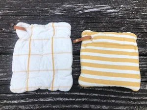 2er Set Herz und Hand Magnolia gelbe Topfhalter - Bild 1 von 4