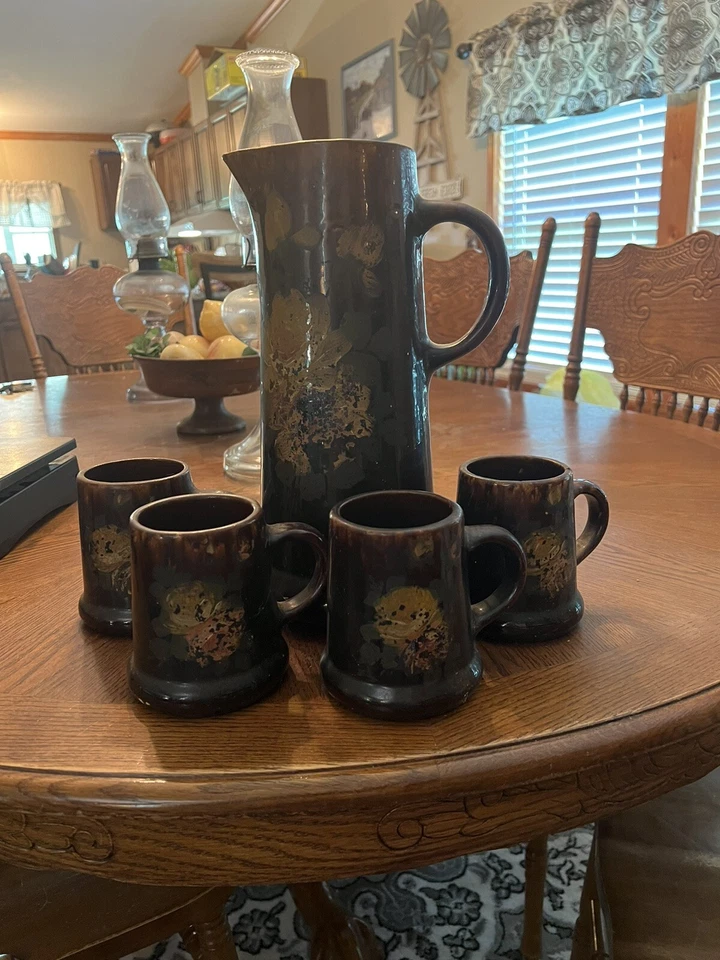 Винтажный 1920-х Bennington цветочный коричневый капельная глазурь керамический кувшин и 4 кружки комплект GC - Изображение 1 из 4