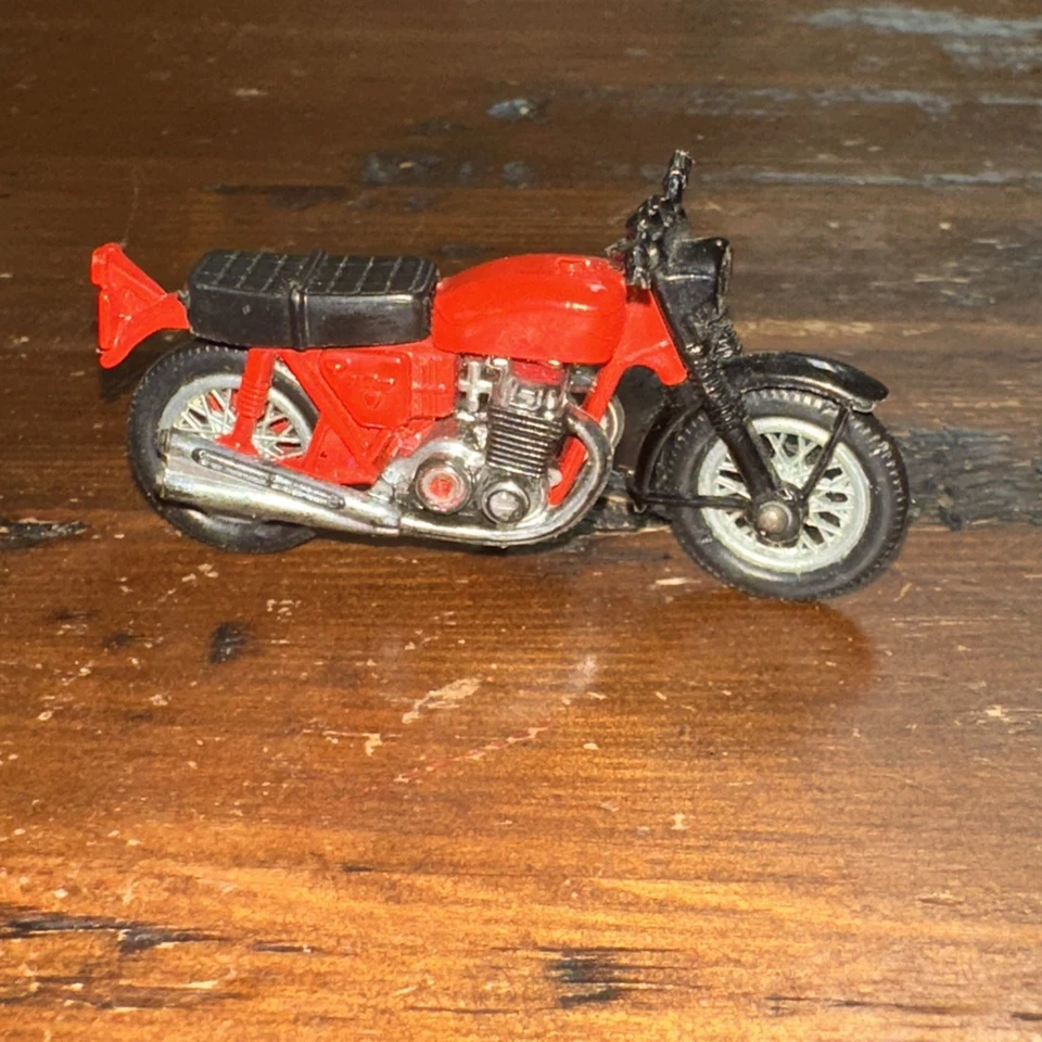 VTG LESNEY MATCHBOX 1974 HONDA HONDARORA MOTORCYCLE RED ENGLAND - Image 1 of 4