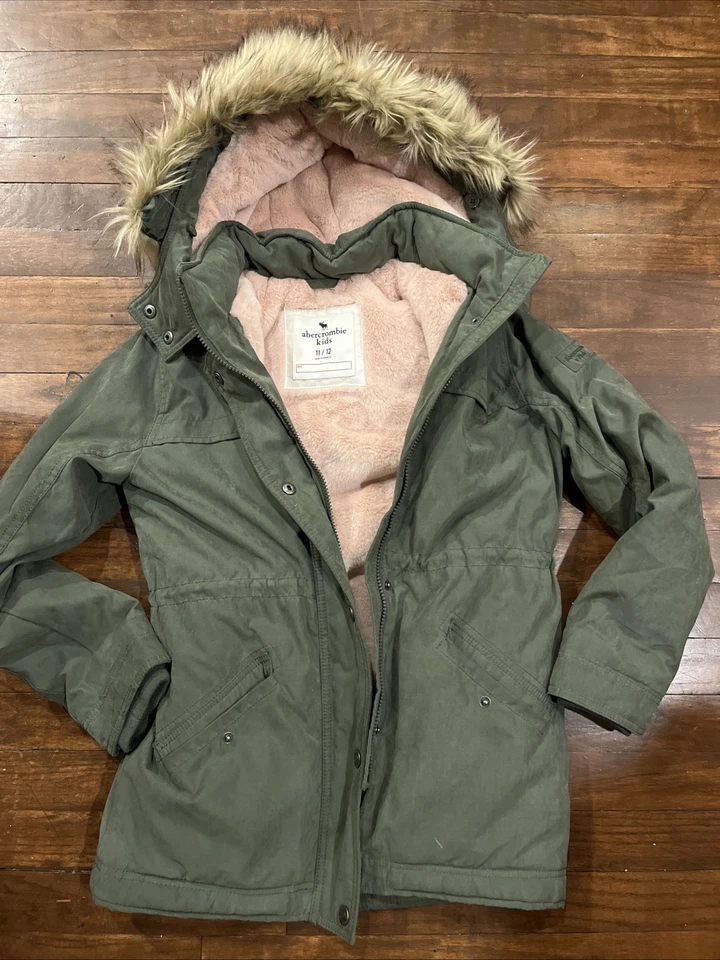 Abercrombie Kids размер 11/12 -военная парка меха с подкладкой капюшон розовый шерпа подкладка - Изображение 1 из 4