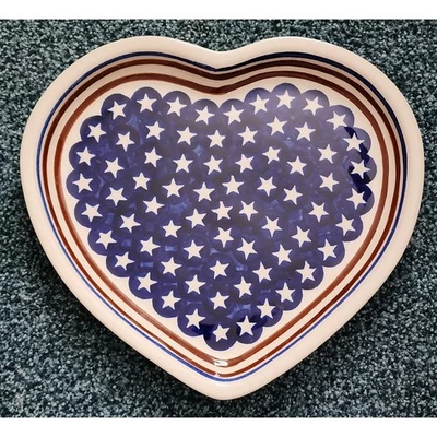 Boleslawiec Polish Pottery Heart Plate Star Patriotic Hand Painted Dish Stripes Foto 1 de 4