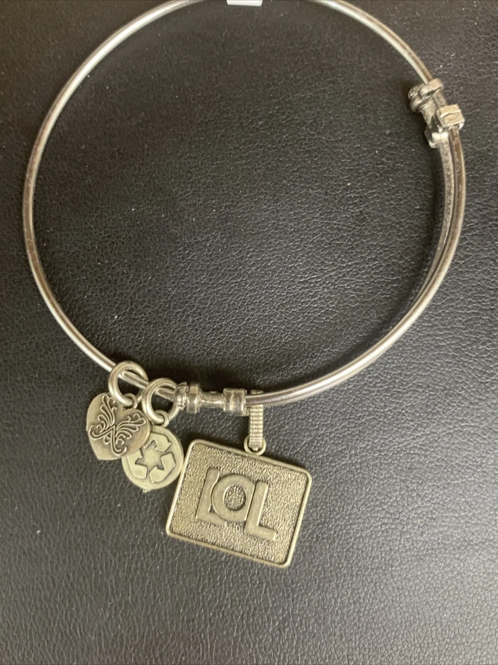 Pulsera Angélica de latón blanco riendo fuerte 610-00538  Foto 1 de 1