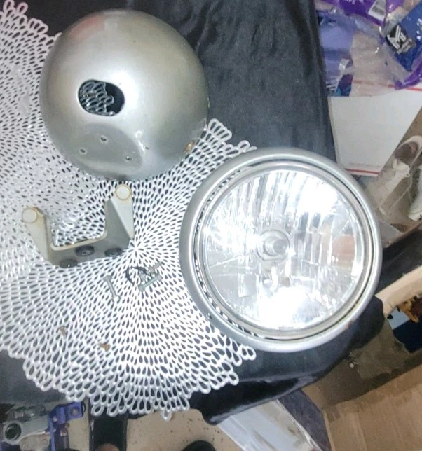 2008 Kawasaki Vulcan 900 Headlight Assembly With Bracket And Light Oem Foto 1 de 3