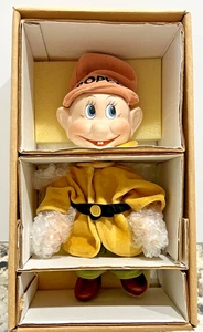 Disney Knickerbocker 75th Anniversary Porzellan DOPEY PUPPE. NEU IM KARTON - Bild 1 von 7