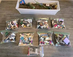 LEGO LOTTO di pezzi e accessori casuali di Star Wars ed Elsa (8 sacchetti con cerniera) - Foto 1 di 6