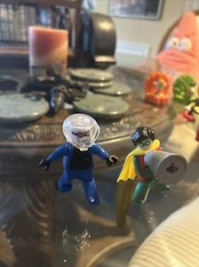Dr. freeze and Robin LEGO figures vintage LEGO Batman characters - Picture 1 of 2