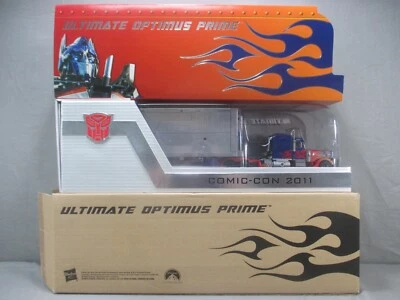 Transformers ULTIMATE OPTIMUS PRIME Dark of the Moon SDCC Comic-Con 2011 Comicon - Image 1 of 4