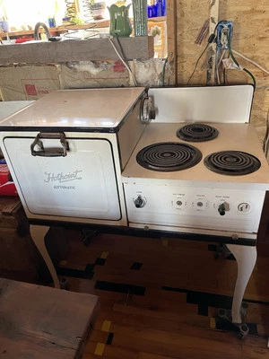 1919 Electric Stove - Image 1 of 4