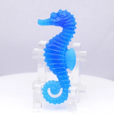 💎 16.59ct Life Like Seahorse Carving Natural Blue Chalcedony - Africa Gemstone - Image 1 of 4
