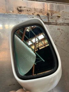 Toyota LS400 1998-2000 Side mirrors driver Left side Oem used - Picture 1 of 9