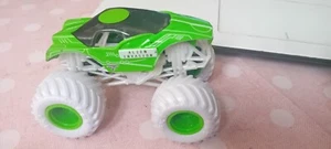 hot wheels Monster Jam Alien Invasion truck - Picture 1 of 5