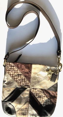 Bolsa tiracolo COACH # G1173- F17706 geométrica 11" logotipo patchwork couro camurça - Imagem 1 de 4