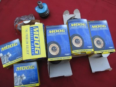 Juego de rótulas y juntas en U 4x4 MOOG K8194T K8195T suspensión delantera superior e inferior 369 Foto 1 de 4