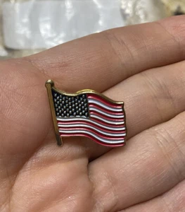 United States of America flag pin partiotic pin American flag New gold color - Picture 1 of 4