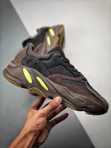 Adidas Yeezy Boost 700 Malva 2018 (EE9614) Uomo - Foto 1 di 9