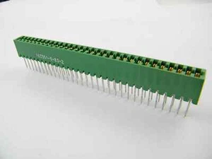 CONNETTORE CARD EDGE 2X31 POLI  P 3.96 TERMINALI DA WIRE WRAP - Picture 1 of 1