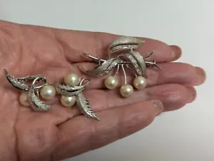Broche Perla MCM Vintage Años 50 Tono Plata con Pendientes Clip a Juego - Imagen 1 de 10