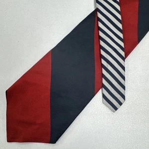Vint Tommy Hilfiger USA Men's Red Navy Blue Striped Pattern 100% Silk Neck Tie - Picture 1 of 10
