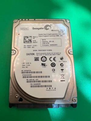SEAGATE Momentus 7200.4 RPM 2.5 " Firmware Hard Drive D005SDM1 320 GB SATA ST5-7 - Image 1 of 3