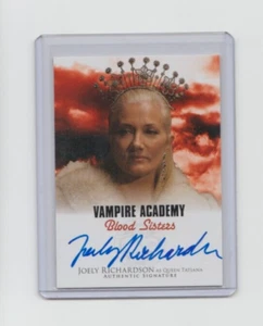 Vampire Academy Blood Sisters Blood Parallel Autograph Card Joely Richardson (1) - Foto 1 di 2