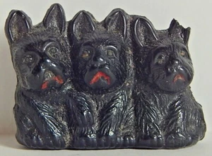 VINTAGE 3 HUNDEFIGUREN SCOTTIES WESTIES TERRIER CELLULOID ÜBER HARZ BESETZT JAPAN - Bild 1 von 3