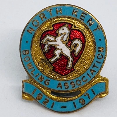 North Kent Bowling Association 1971 Vintage Enamel (broken pin) Pin Badge Bowls - Image 1 of 2