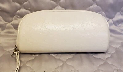 Oakley White Womens Zippered Embossed Logo Lightweight Soft Sunglasses Case - Изображение 1 из 2