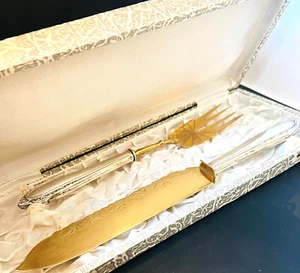 JUEGO ANTIGUO DE CUCHILLOS Y TENEDOR para servir pescado - enchapado en plata con capas doradas - + Caja - Imagen 1 de 5