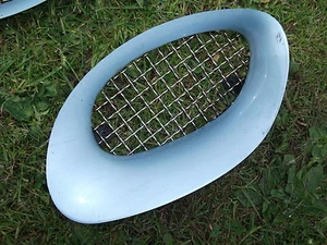 MGF MOTOR ANSAUGGRILL RECHTS KEILHOLZ BLAU CHROM  - Bild 1 von 1