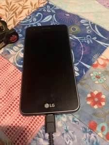 TÉLÉPHONE PORTABLE LG K4 2017 M151 8 Go NOIR verrouillé par mot de passe, s'allume, batterie dé - Photo 1 sur 4