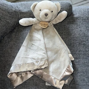 Manta de bebé Carters My First Bear Lovey bronceado sonajero satinado ribete seguridad nueva - Imagen 1 de 7