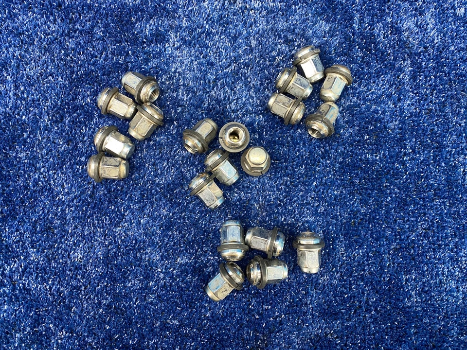 Комплект зажимных гаек для колес Honda Civic 2012–2015 годов выпуска от оригинального производителя (20 шт.) - Изображение 1 из 3