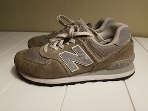 New Balance 574 Sneakers Shoes Size 6.5 Womens WL574EG Gray Running Exercise - Picture 1 of 8