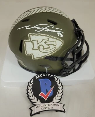 Minicasco Beckett firmado por Neil Smith Kansas City Chiefs Salute To Service certificado de autenticidad Foto 1 de 3