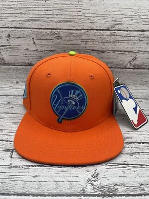 Gorra New York Yankees Pro Standard MLB BlackLight Snapback Foto 1 de 4