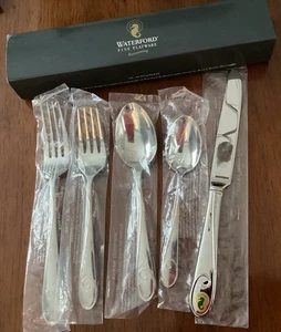 CINTA DE BALLET Waterford 5 piezas ajuste de lugar cubiertos de acero inoxidable brillantes sin usar - Imagen 1 de 5