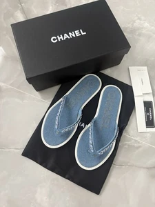 825 $ Chanel Damen-Flip-Flops blau Denim silber Kette 39 9 - Bild 1 von 7