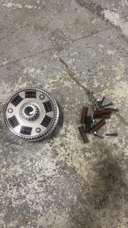 ✅ 2004-2009 Yamaha YFZ450 YFZ 450 montaje de embrague cesta buje interior OEM 2006 Foto 1 de 2