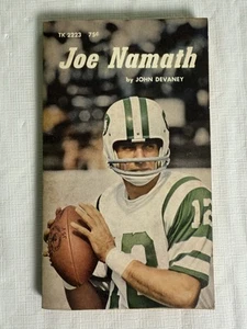 Vintage 1972 JOE NAMATH By John Devaney Paperback NEW YORK JETS HALL OF FAME - Picture 1 of 6