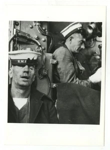 United States Navy - Vintage Publication 5x7 Photo - Napping British Sailor - Picture 1 of 2