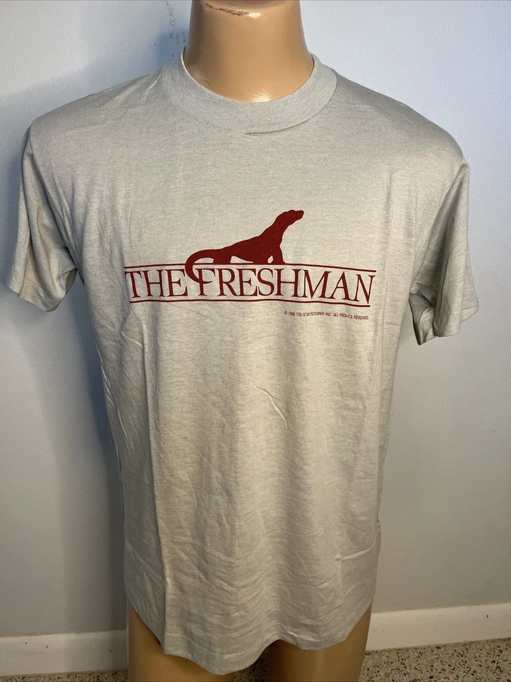 Camiseta Promocional Película The Freshman 1990 Stock Muerto De Colección Lg Broderick Brando Nueva de Lote Antiguo Foto 1 de 4