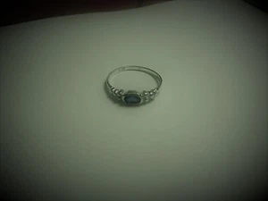 Charming 0.35ctw Simulated Sapphire S/S/S Ring Size 7 - Picture 1 of 1
