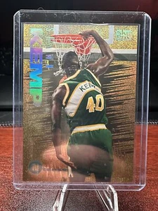 1994-95 Skybox Emotion Ntense Shawn Kemp #4 - Foto 1 di 2