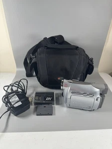 Videocamera Canon ZR100 MiniDV con nastro, caricatore, borsa - testata e funzionante - Foto 1 di 11
