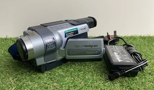 Sony DCR-TRV245E Digital8 Nightvision Handycam Camcorder (C15) - Picture 1 of 11