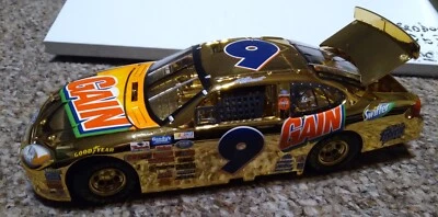 РЕДКАЯ NASCAR 1:24 ЛИТОЙ #9 JEFF BURTON КАЛИБРА ВЛАДЕЛЬЦЕВ ЗОЛОТО ТОЛЬКО 504 ПРОИЗВЕДЕНО! - Изображение 1 из 4