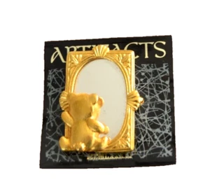 Brooch TEDDY BEAR REFLECTION LOOKING INTO MIRROR Pin NOC Gold tone Vintage - Picture 1 of 5