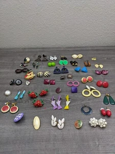 Lot Vintage Costume Jewelry Clip On Screw Back Earrings/Broach 80's-90's Over 30 - Picture 1 of 7