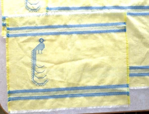 VINTAGE - 5 ETHNIC TRIBAL FLAIR YELLOW & BLUE PLACEMATS w/BLUE LONG-TAIL BIRDS - Picture 1 of 2